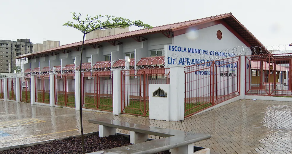 Escolas municipais recebem novos equipamentos tecnológicos