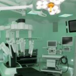 Cirurgia robótica é segura? Entenda os protocolos e a tecnologia que elevam o padrão cirúrgico