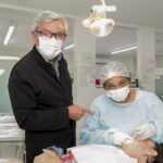 Julho é mês de consultório odontológico cheio: férias impulsionam a prevenção e especialista ensina cinco cuidados para manter a saúde bucal em dia