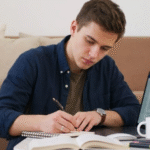 Como criar rotina de estudos de inglês sem autossabotagem na era das distrações