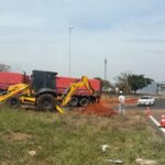 Prefeitura inicia segunda etapa de iluminação da BR-050 com instalação de 67 postes e 134 luminárias de LED